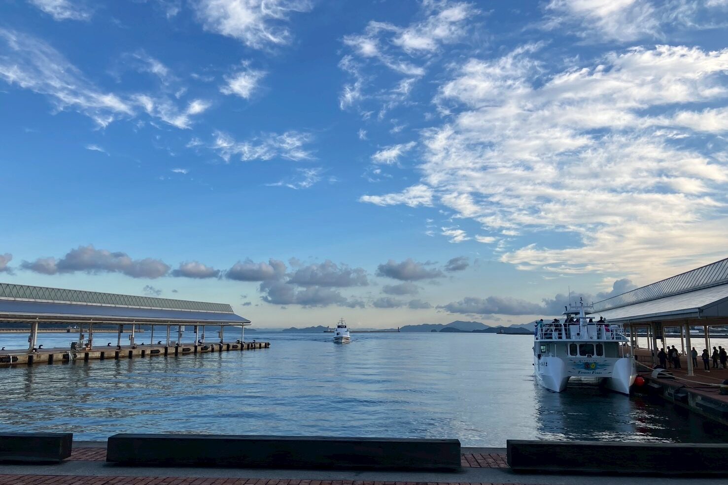 高松港からの瀬戸内海