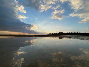 雨上がりの父母ヶ浜で撮影したリフレクション写真