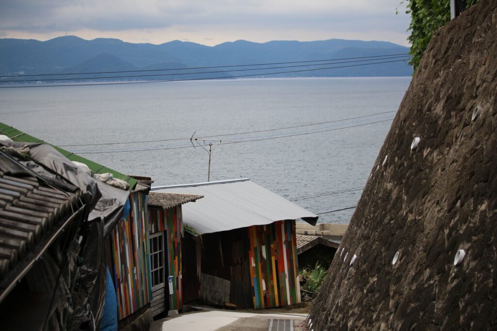 男木島の路地の写真