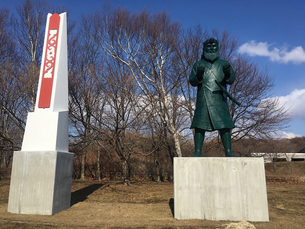 シャクシャイン像